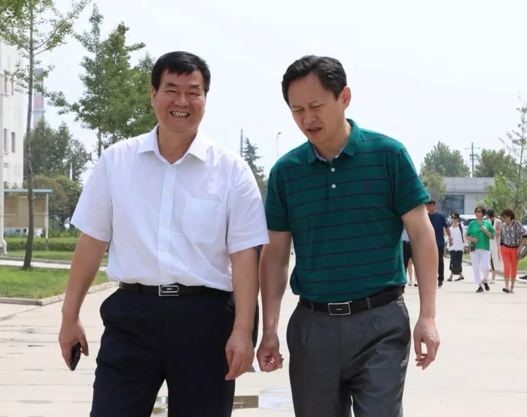 三八婦樂集團董事長袁曉峰到南京大學參觀訪問