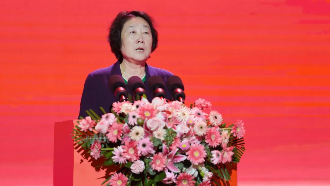 陜西省第十一屆政協(xié)副主席馮月菊在三八婦樂(lè)成立29周年紀(jì)念大會(huì)上的講話